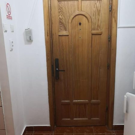 Apartament Cu Doua Camere Targu Jiu Ngoại thất bức ảnh