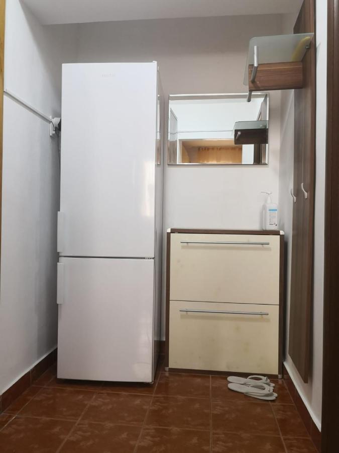 Apartament Cu Doua Camere Targu Jiu Ngoại thất bức ảnh