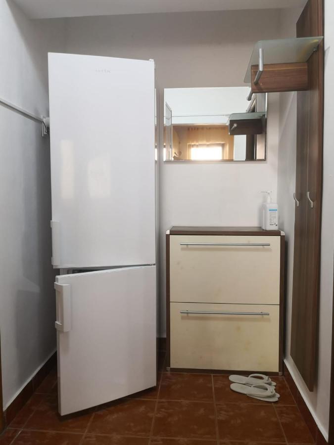 Apartament Cu Doua Camere Targu Jiu Ngoại thất bức ảnh